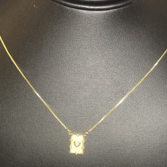 18k Gold Heart Plaque Necklace - Picture 4 of 8